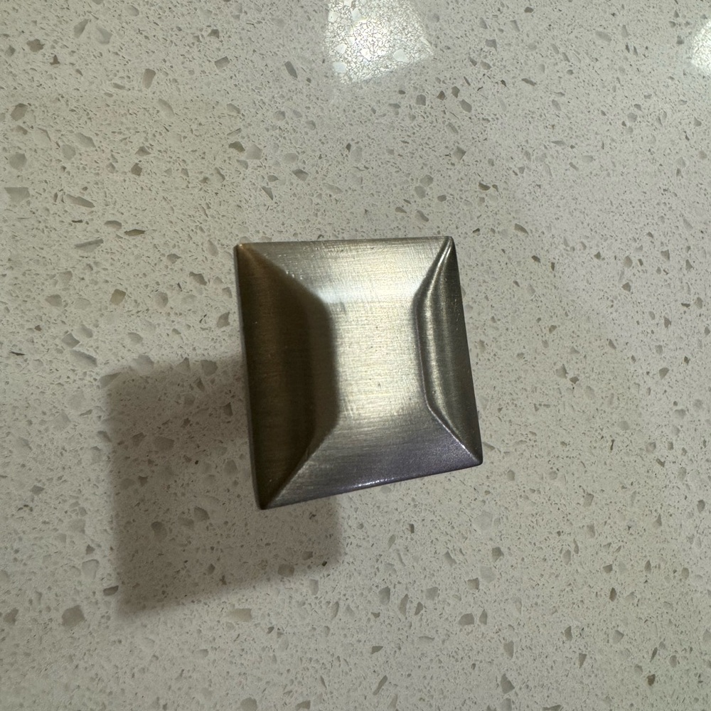 Square Cabinet Knob in Satin Nickel (32 Knobs, screws included)